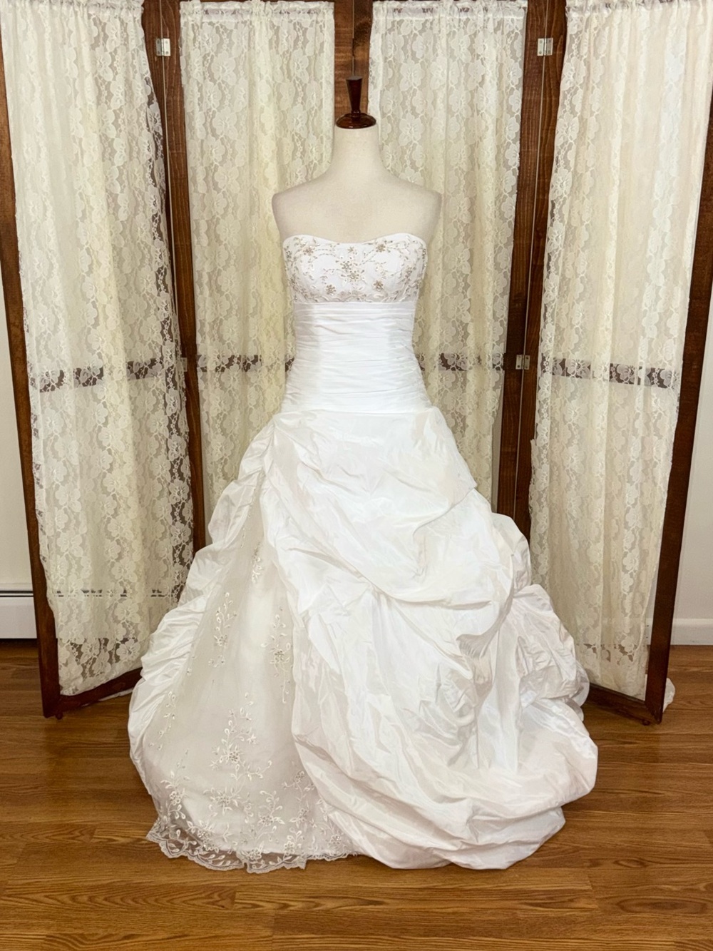 Stunning Vintage Y2K Maggie Sottero Voluminous Wedding Gown